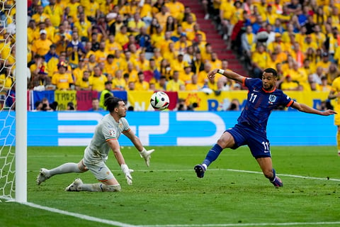 Cody Gakpo scores a goal against Romania 